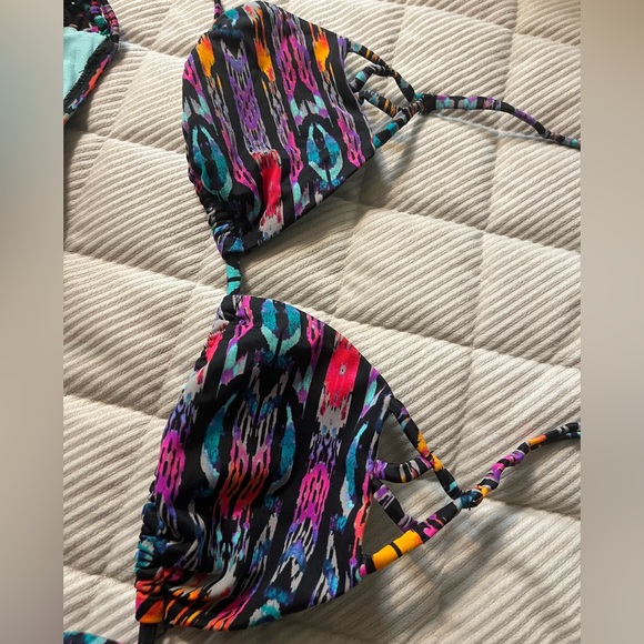 Colorful Patterned Bikini Set - Picture 3 of 4